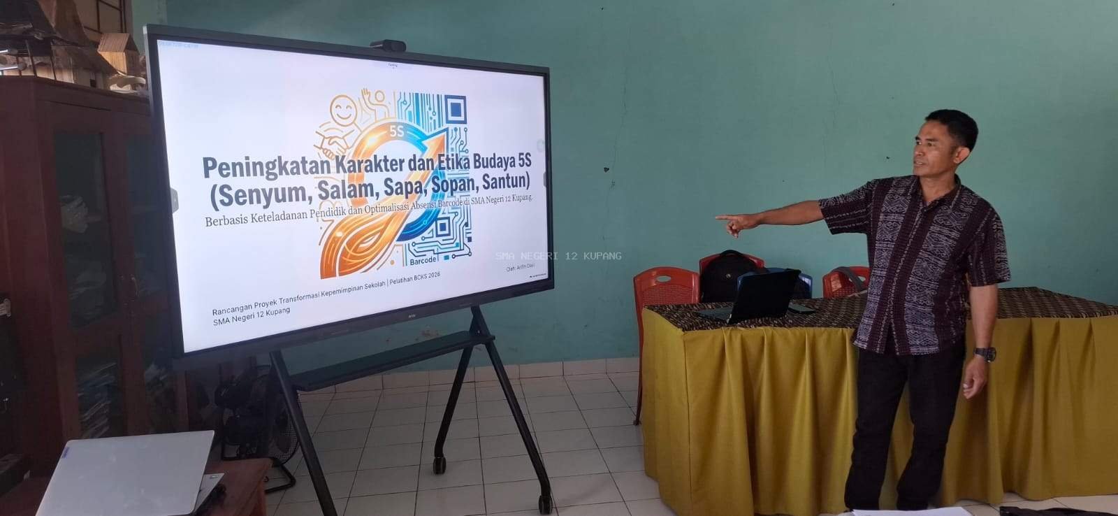 Transformasi Disiplin SMAN 12 Kupang: Kepsek Arifin Dasi Sosialisasikan Budaya 5S dan Presensi Digital